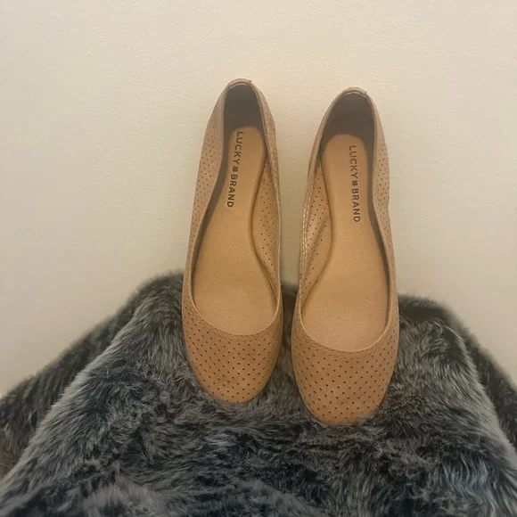 Lucky Brand Women's Tan Ballet Flats Size 8.5 - Picture 1 of 6